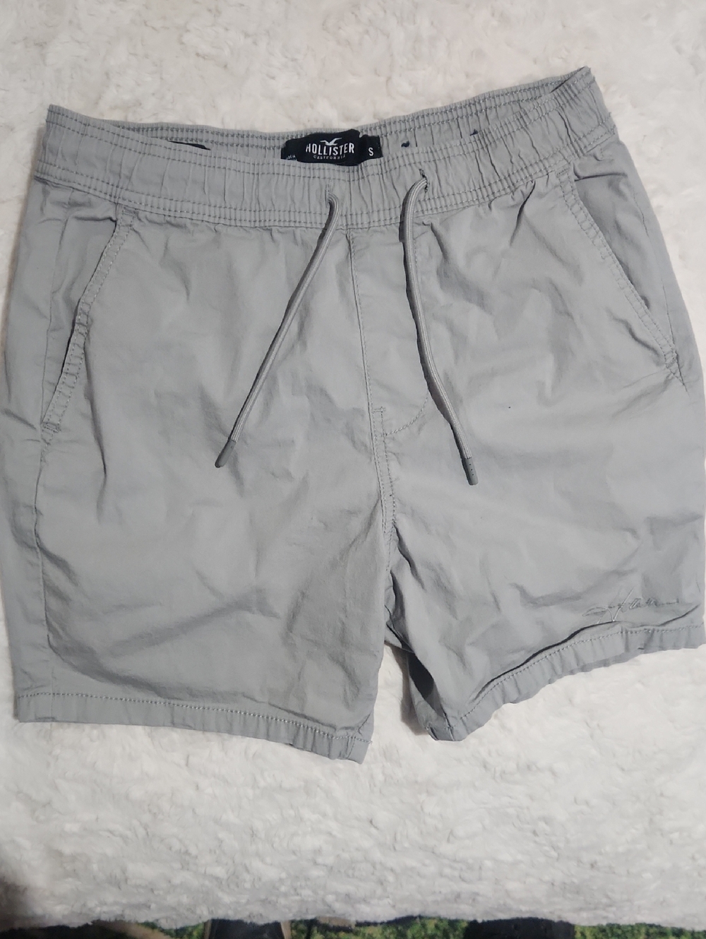 Hollister Light Gray Men’s Flat Front Drawstring Shorts
